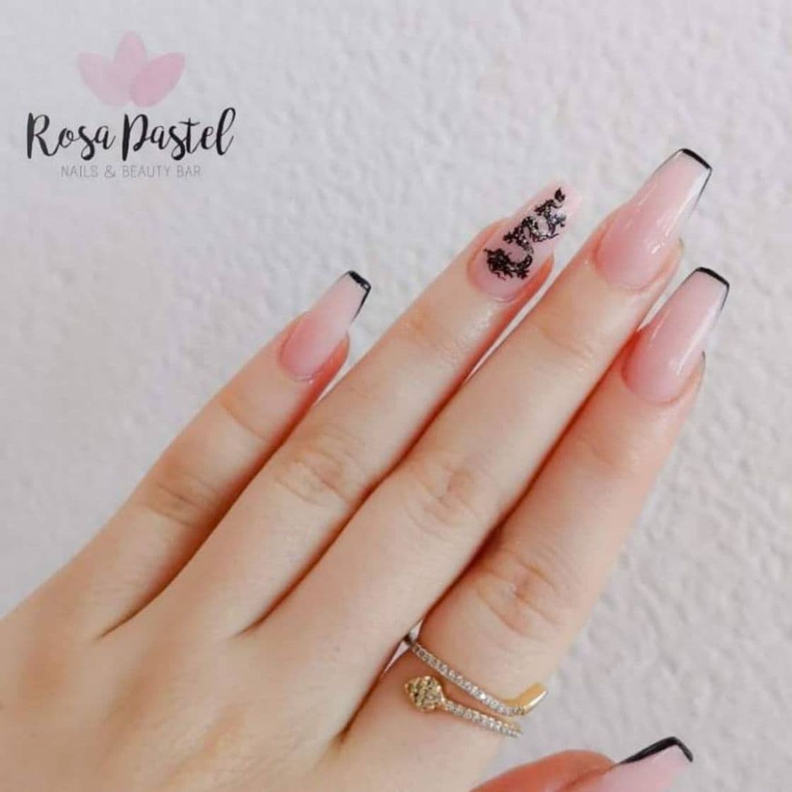 Moda Rosa Pastel Nails 