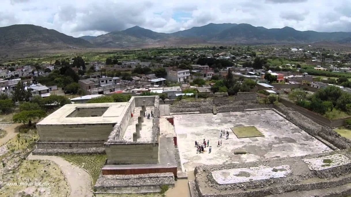 Place Mitla