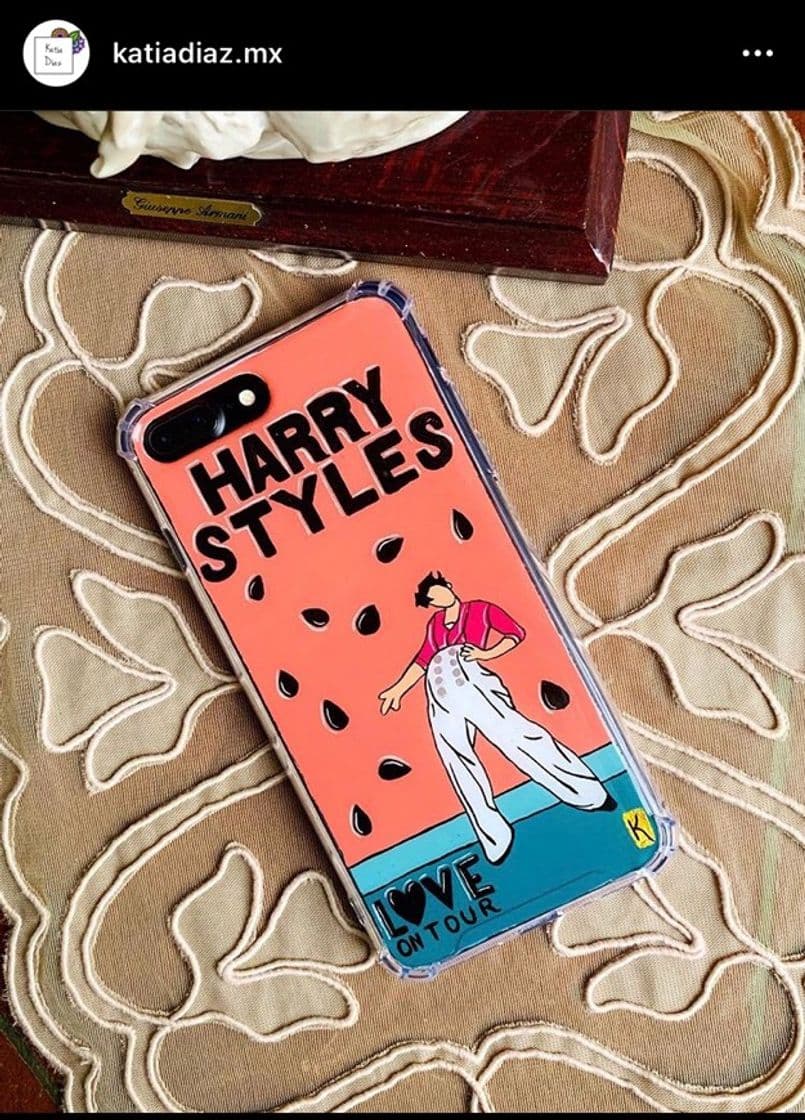 Moda Case de Harry. 🍉