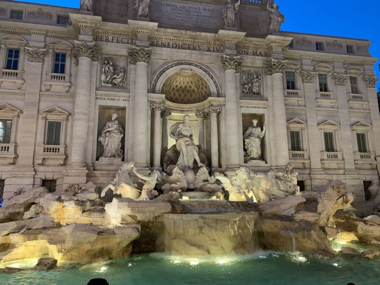 Lugar Fontana di Trevi