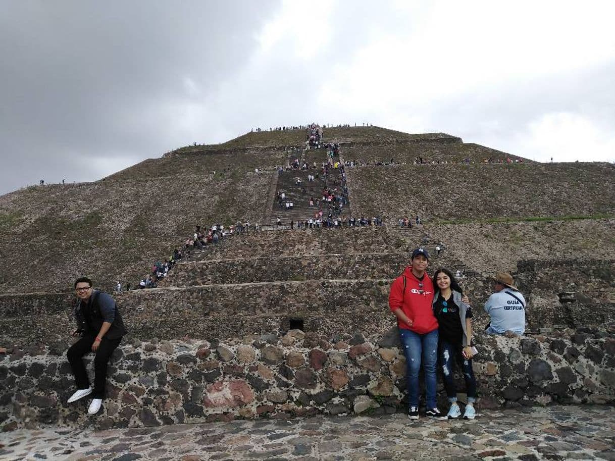 Place Piramides De Teotihuacan