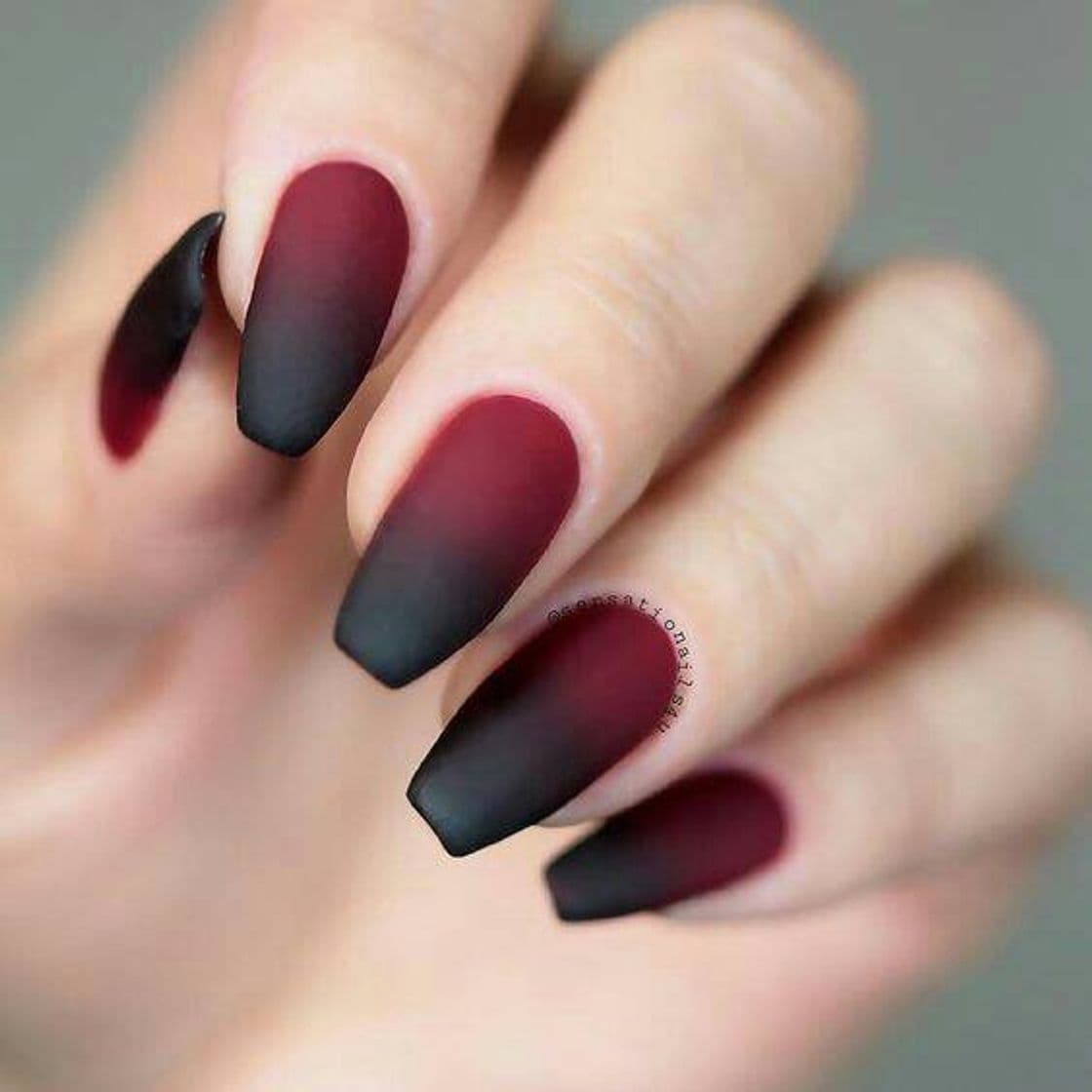 Moda Unhas foscas 