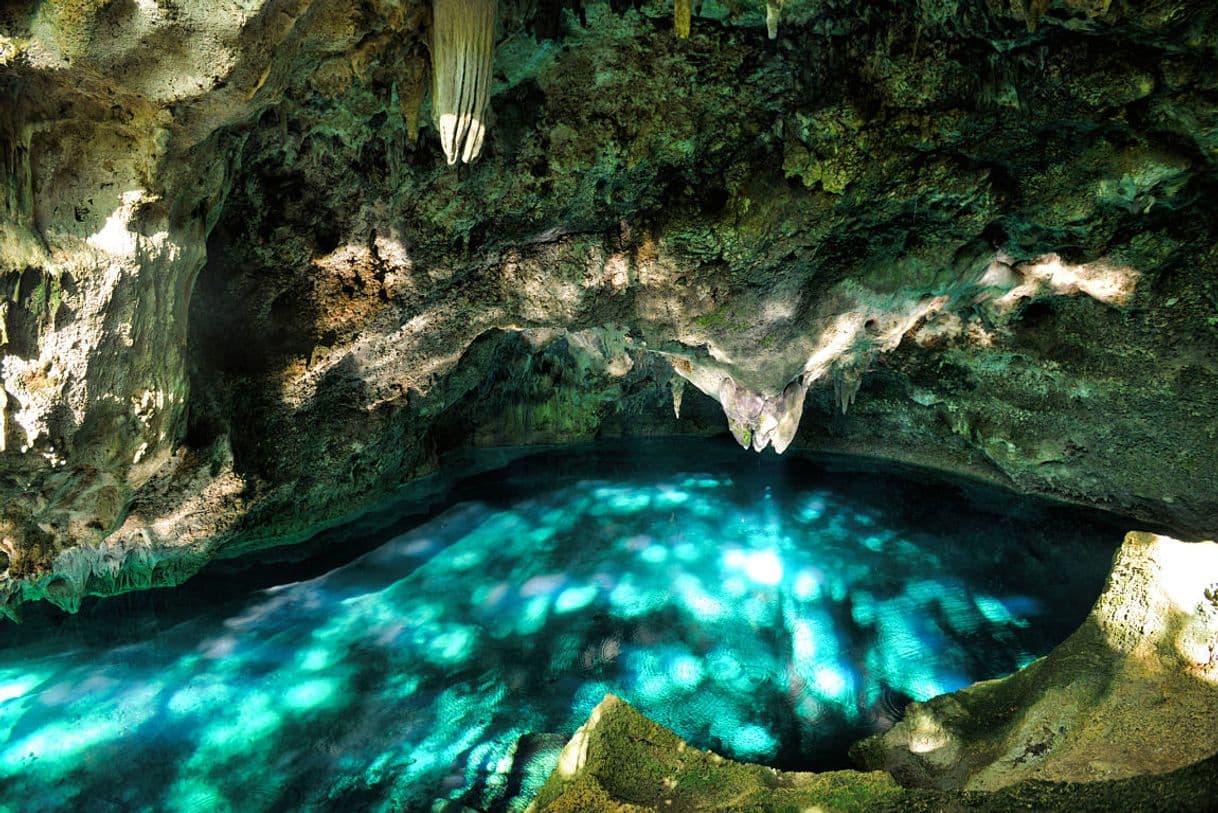 Lugar Los Tres Ojos