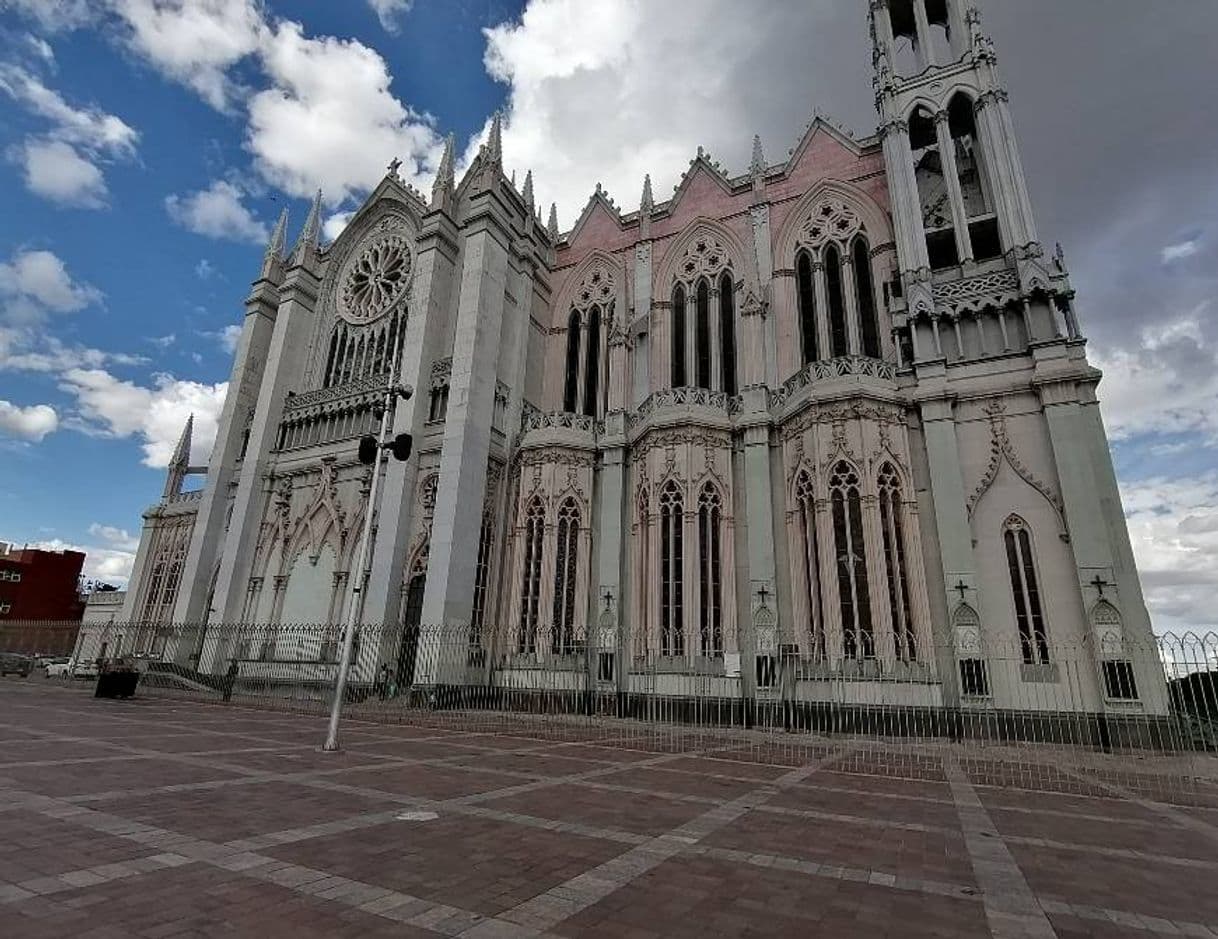 Lugar Templo Expiatorio Diocesano del Sagrado Corazón de Jesús