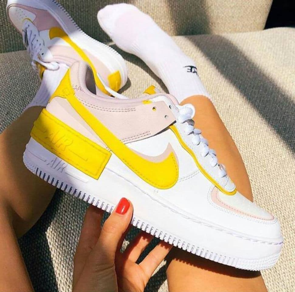 Moda NIKE AIR AMARILLO