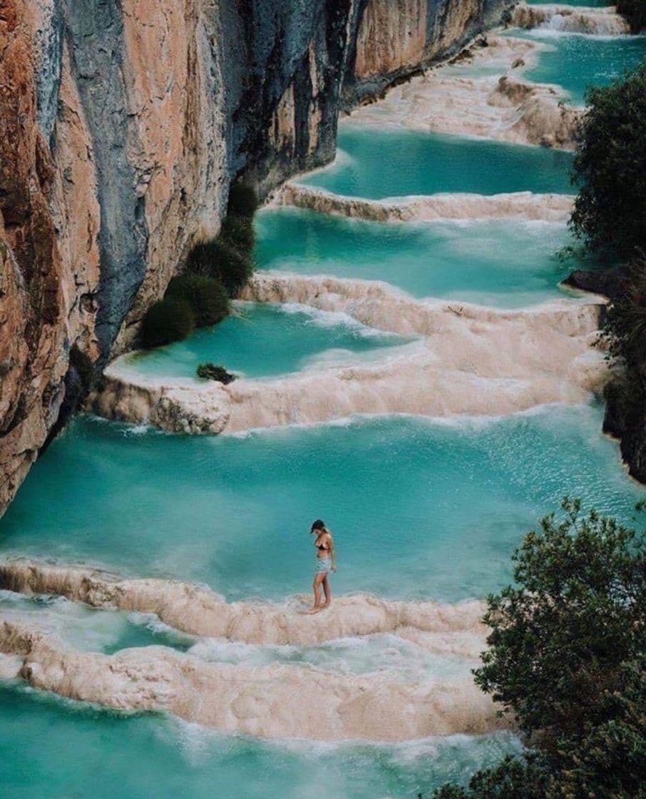 Lugar Millpu aguas turquesas de Ayacucho-Perú