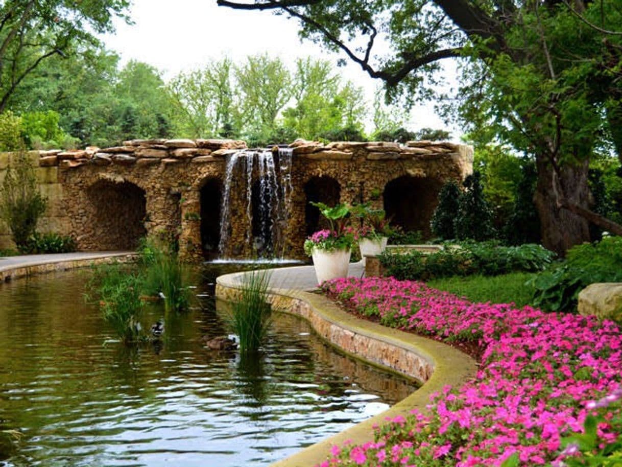 Place The Dallas Arboretum and Botanical Garden