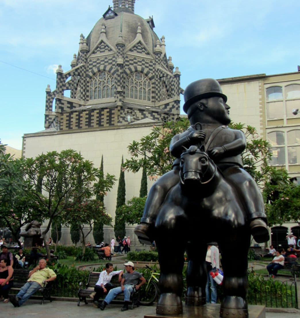 Place Plaza Botero