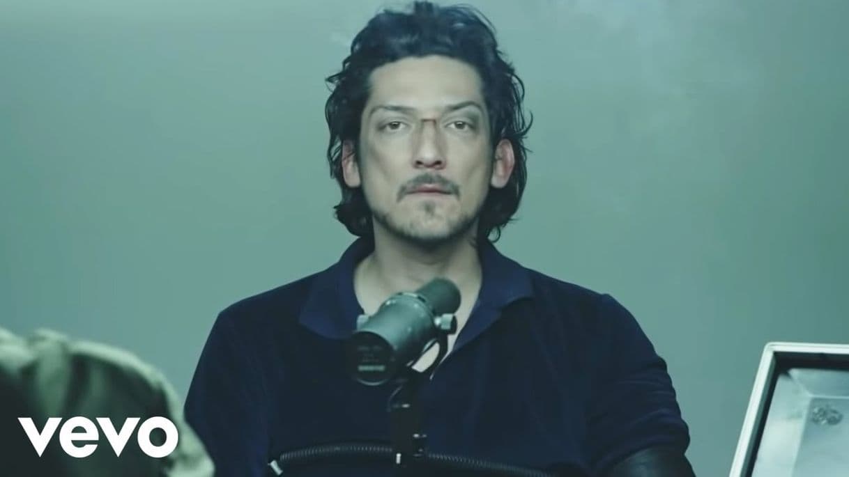 Music León Larregui - Souvenir (Video Oficial) - YouTube