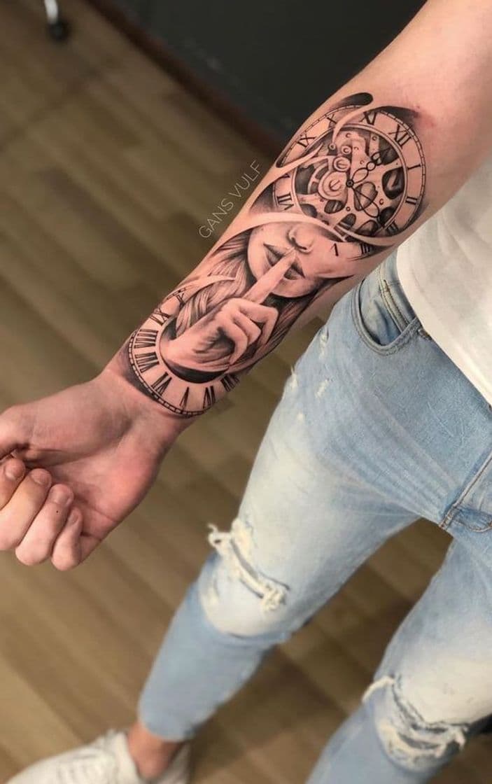 Fashion Tatuagem no antebraço