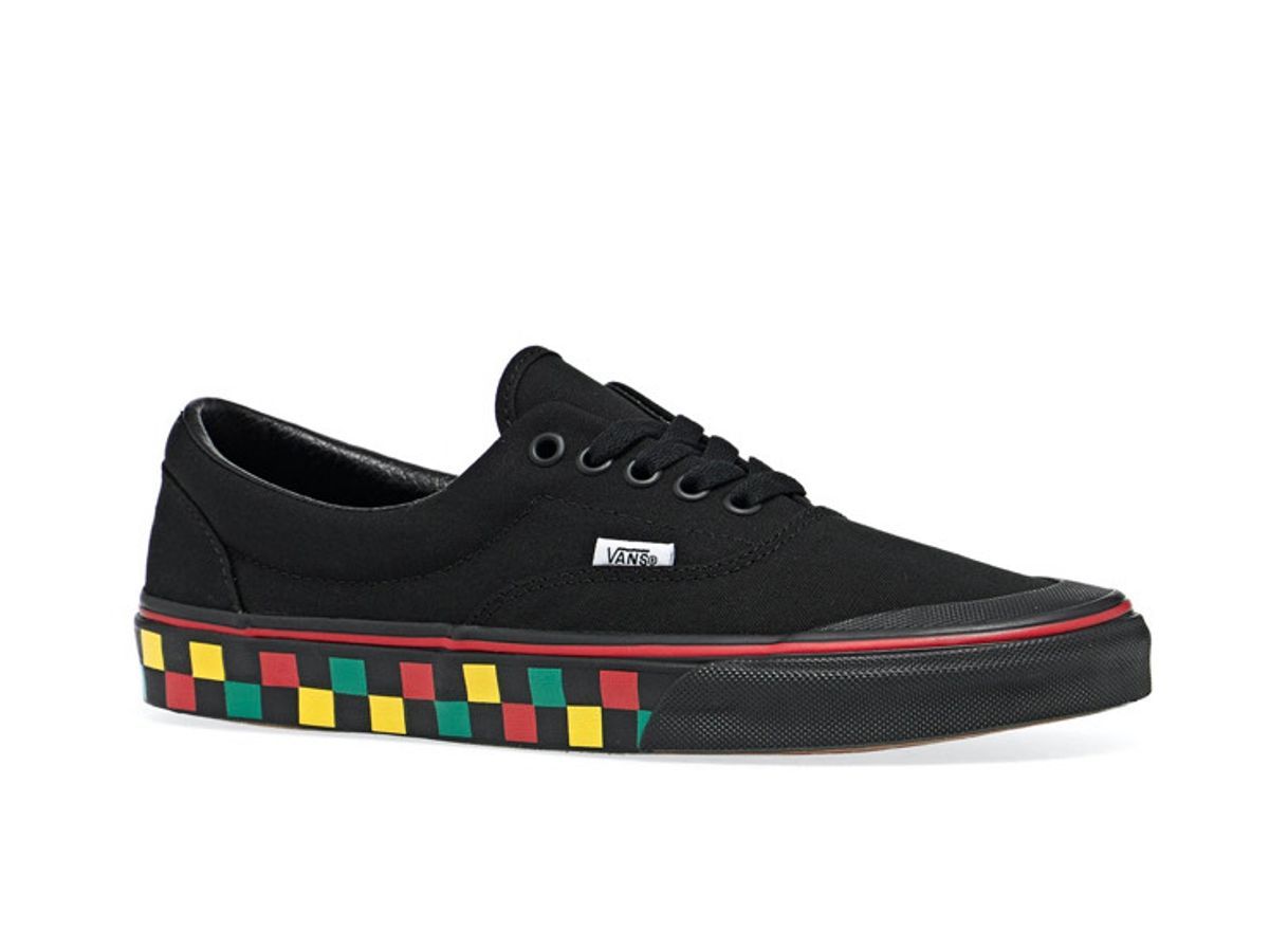 Moda Vans pretas com padrão 