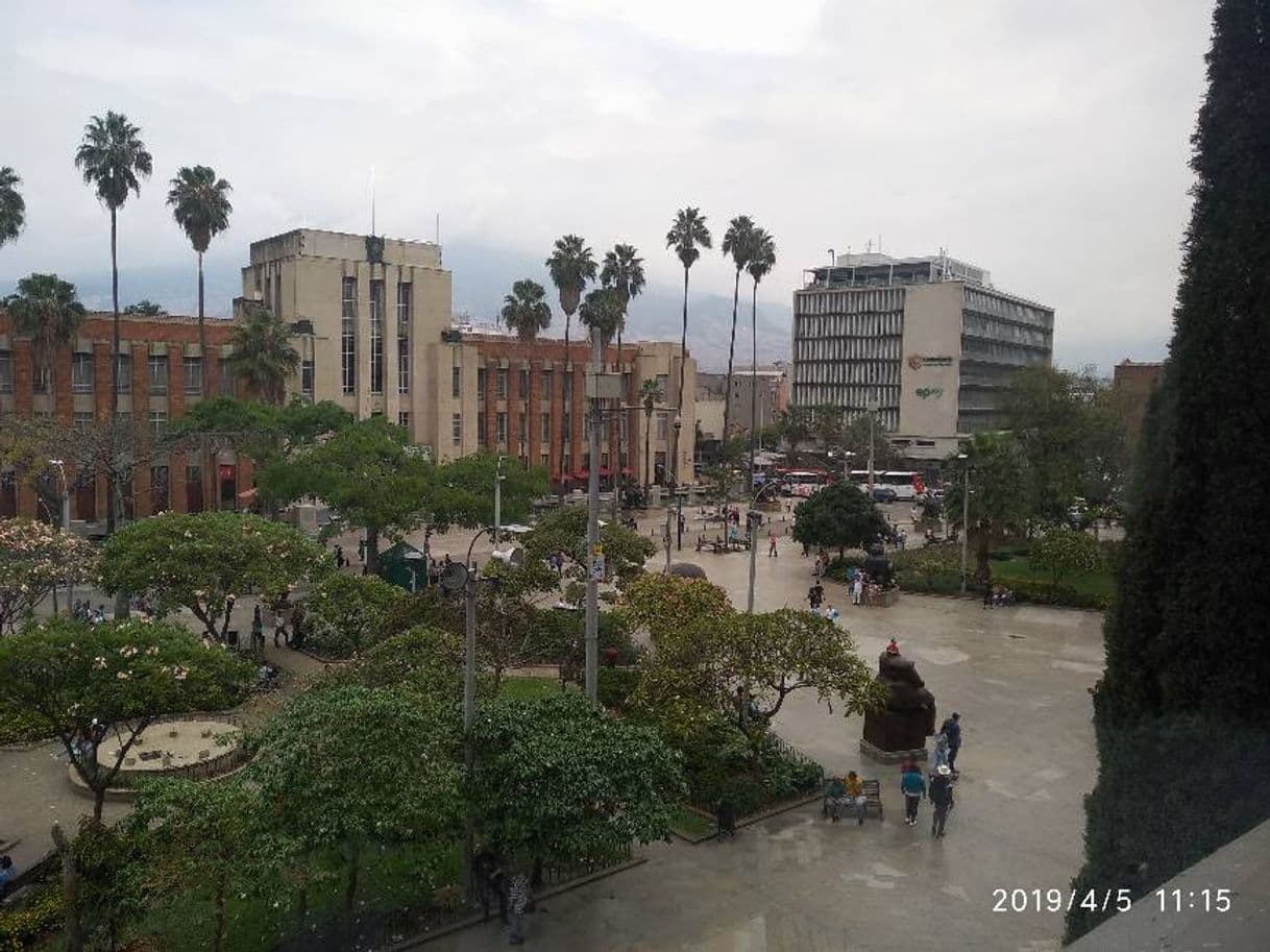 Place Plaza Botero