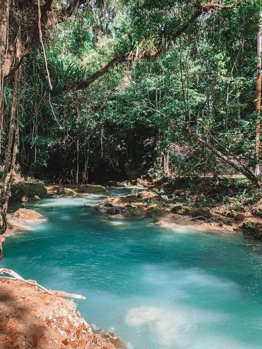 Moda Blue hole na jamaica 