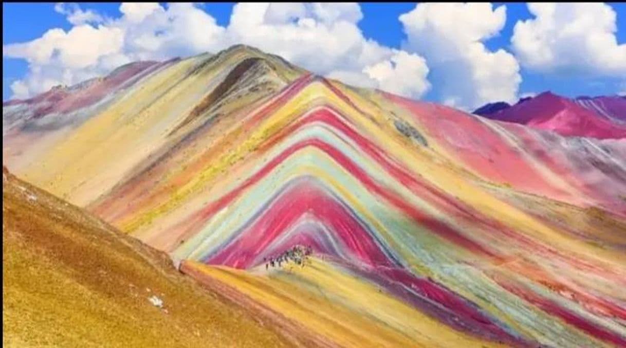 Place Vinicunca Rainbow Mountain