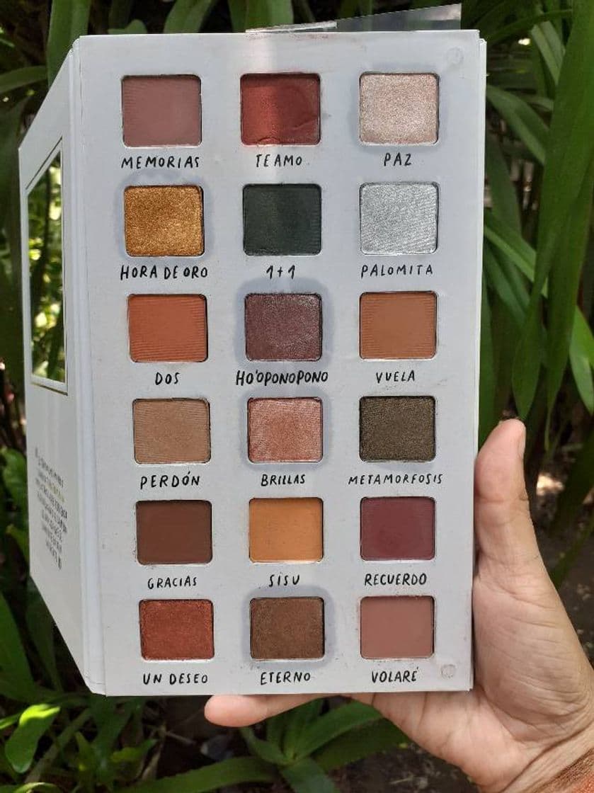 Product Paleta Metamorfosis Yuya 18 colores 