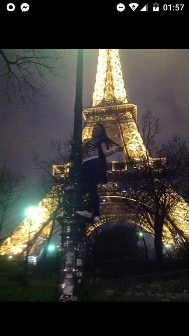 Place Torre Eiffel