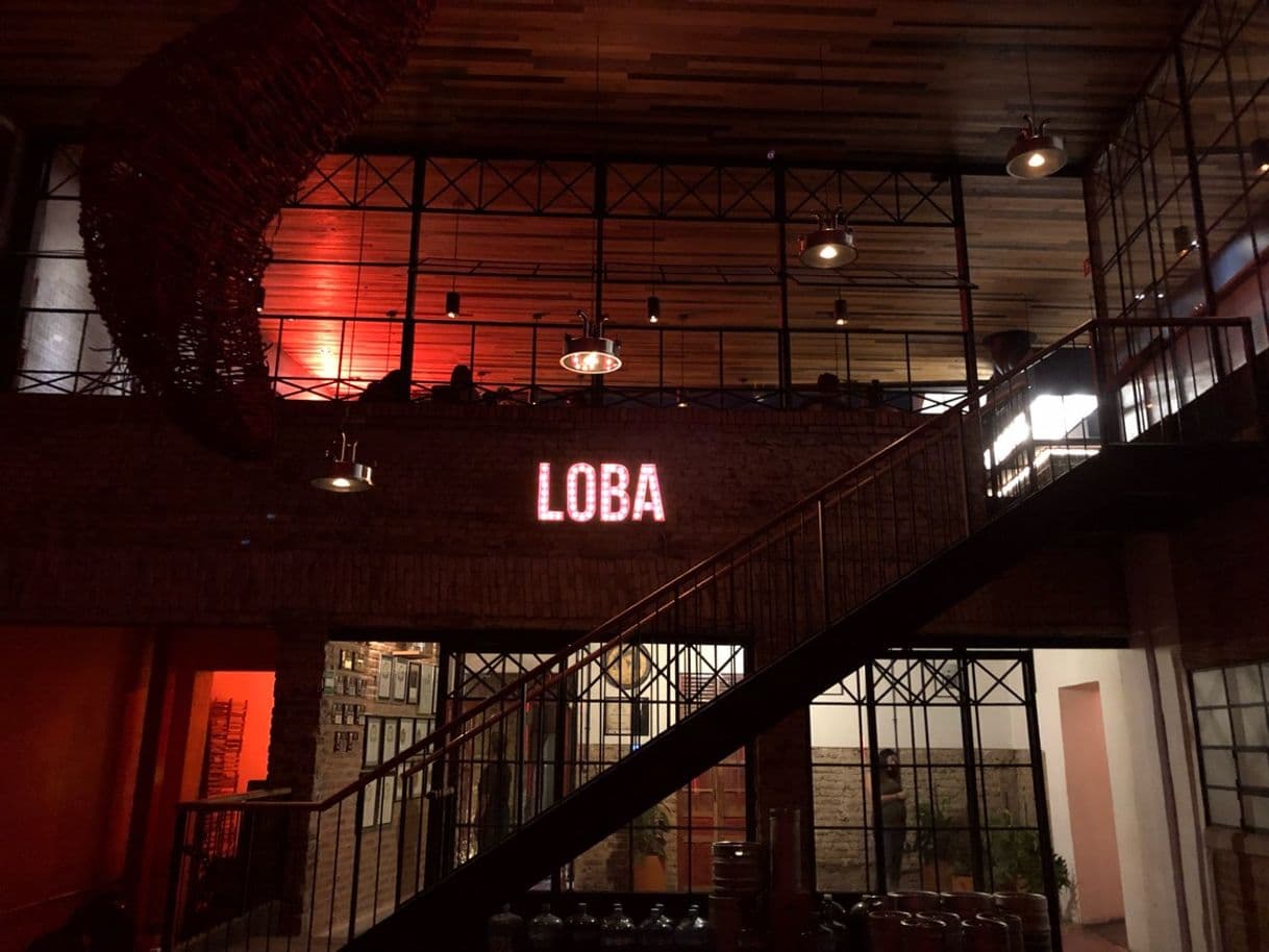 Restaurants Loba Restaurante, UMHO -cocina y cerveza en la fábrica-