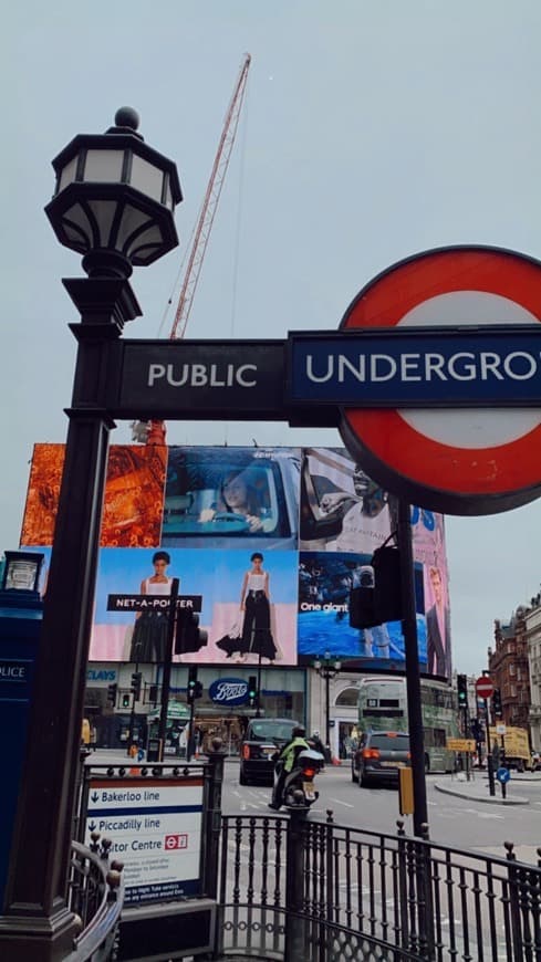 Lugar Piccadilly Circus