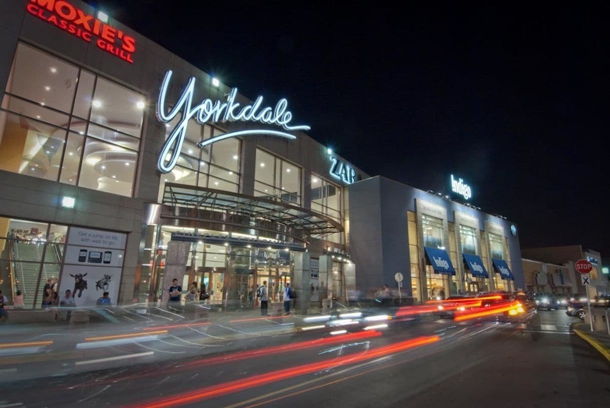 Lugar Yorkdale Shopping Centre