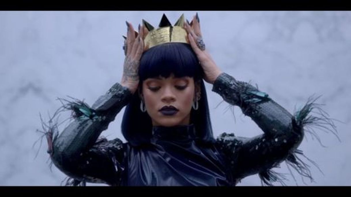 Moda Rihanna - Love On The Brain - YouTube