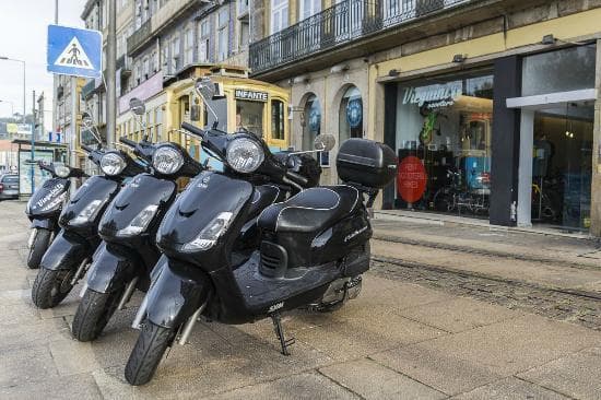 Place Vieguini: Rent a Bike & Scooter - best way to discover Porto