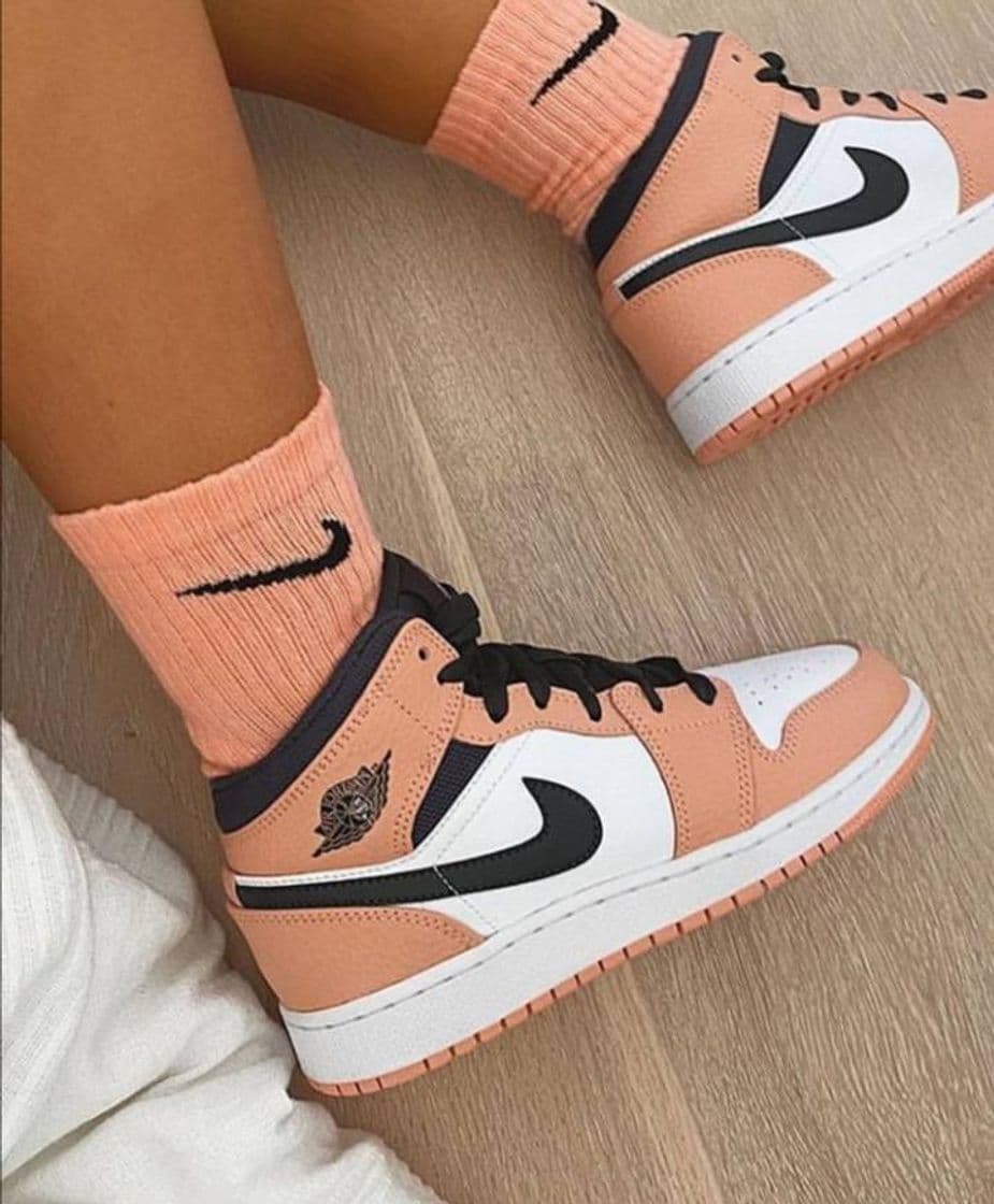 Product Nike Air Jordan 1 Mid