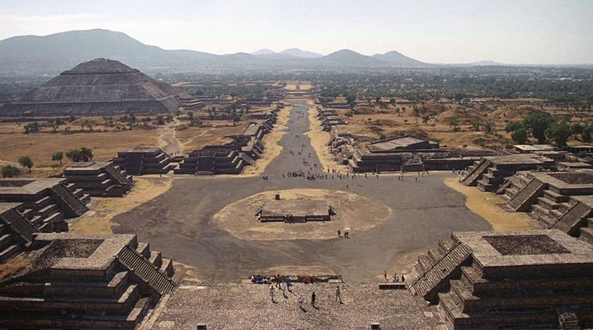 Lugar Piramides De Teotihuacan