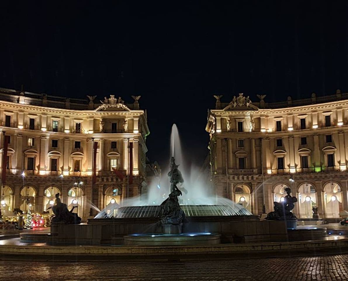 Place Piazza della Repubblica