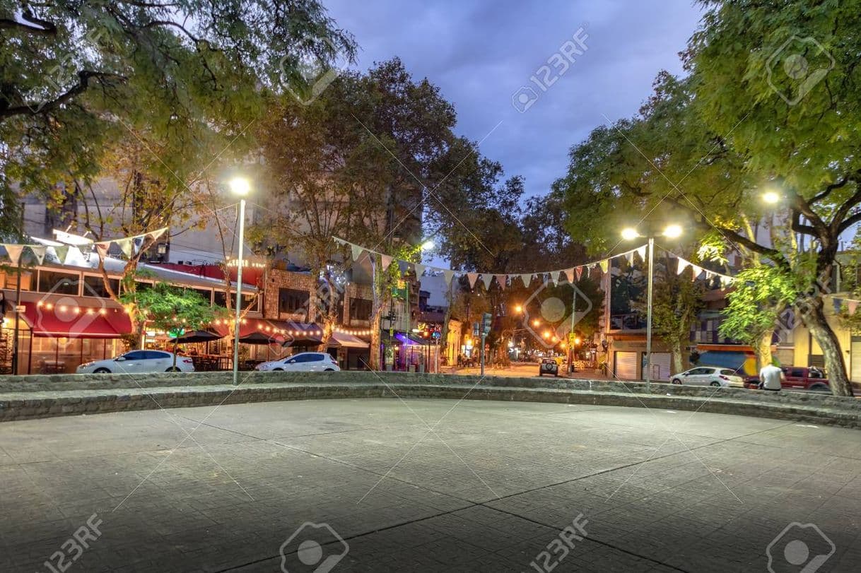 Lugar Plaza Serrano