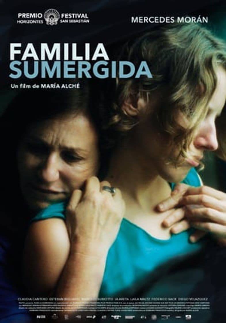 Película A Family Submerged