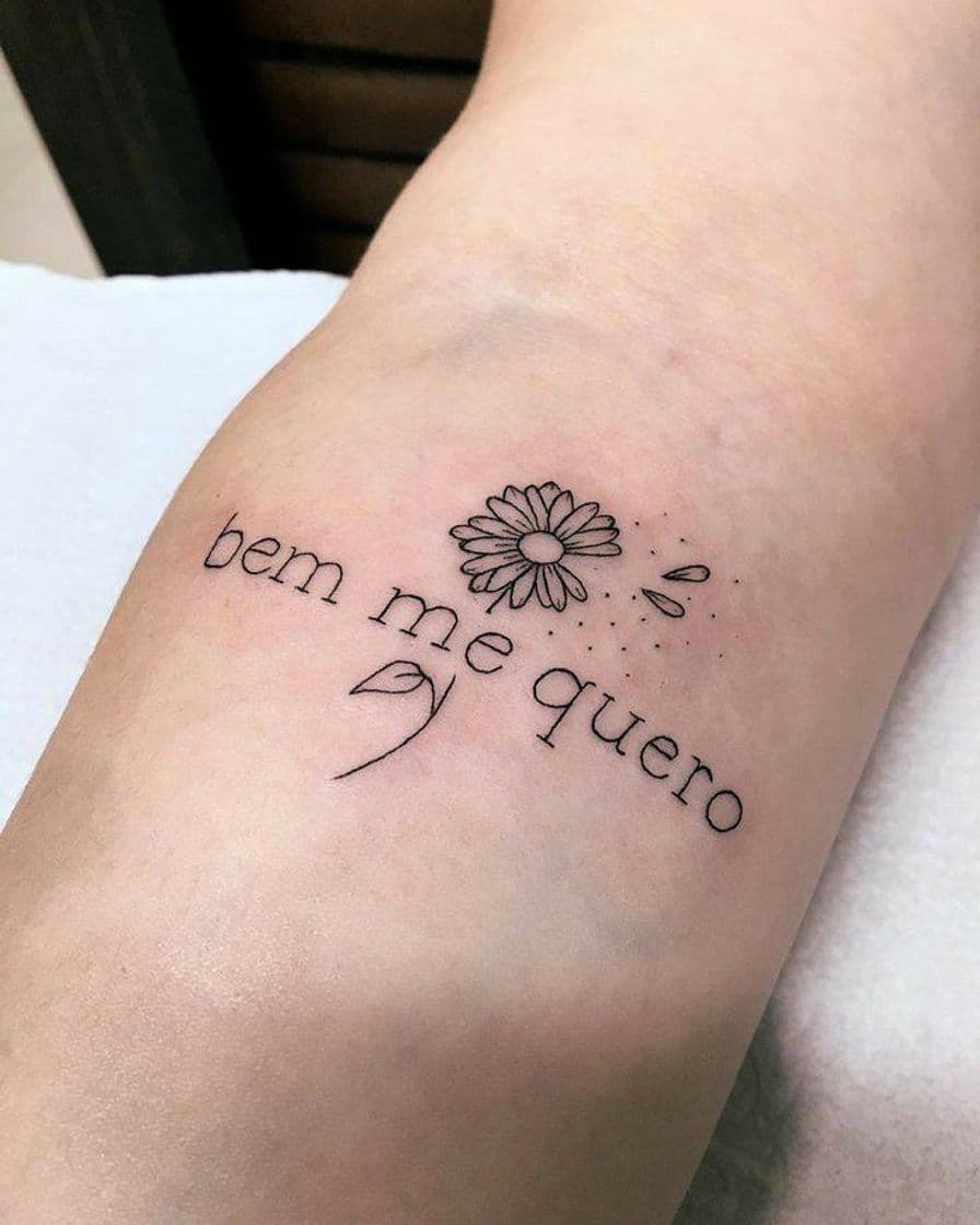 Fashion minha primeira tattoo 🌻