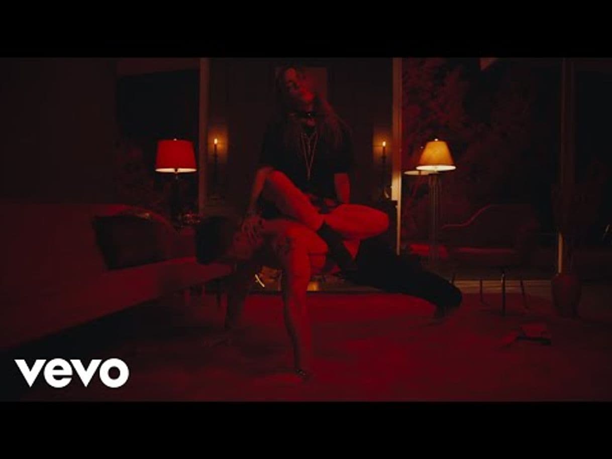 Moda Billie Eilish - bad guy - YouTube