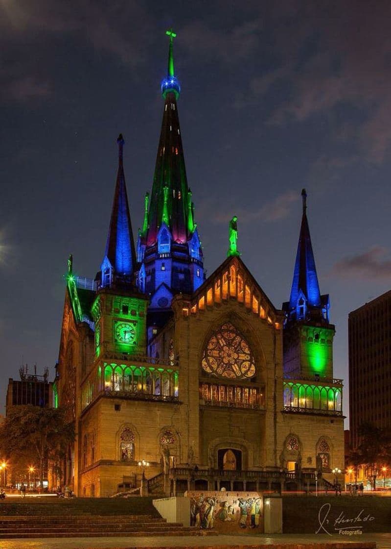 Place Catedral basílica de Nuestra Señora del Rosario de Manizales