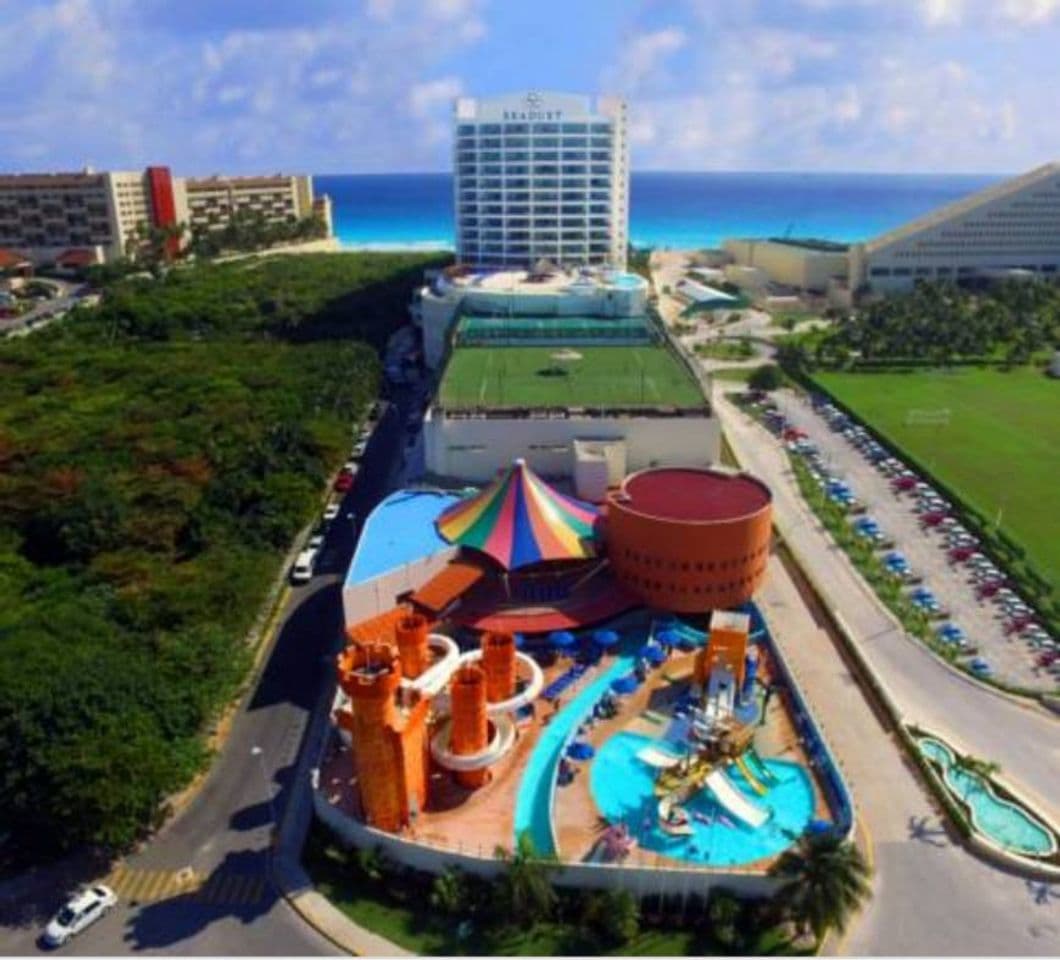 Lugar Seadust Cancun Family Resort