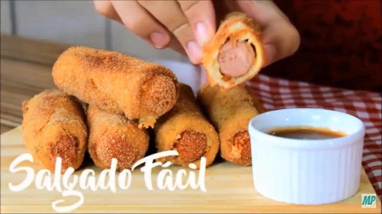 Fashion Salgado de salsicha feito com pão de forma