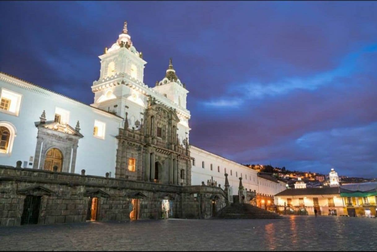 Place Iglesia de San Francisco