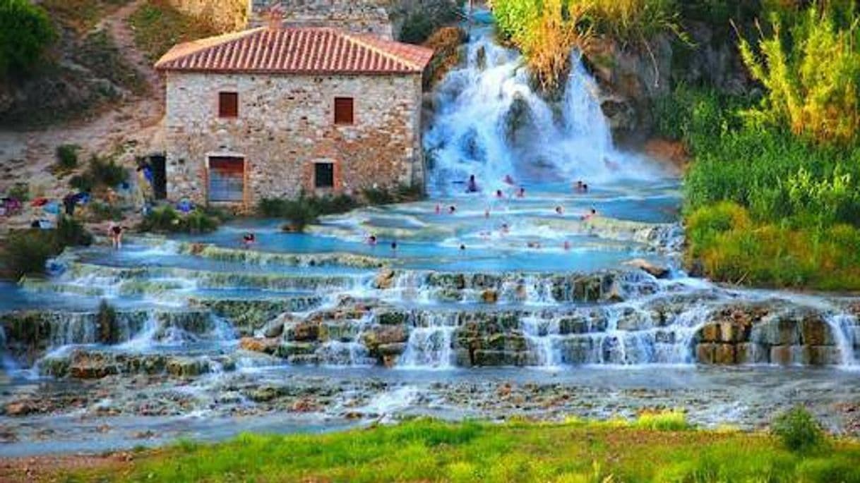 Moda Saturnia, un placer divino en la Toscana