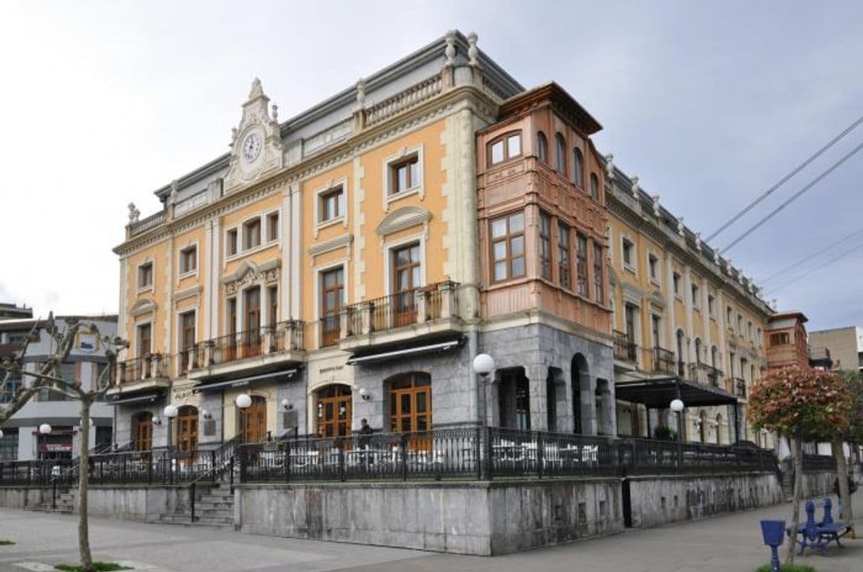 Lugar Gran Hotel Puente Colgante