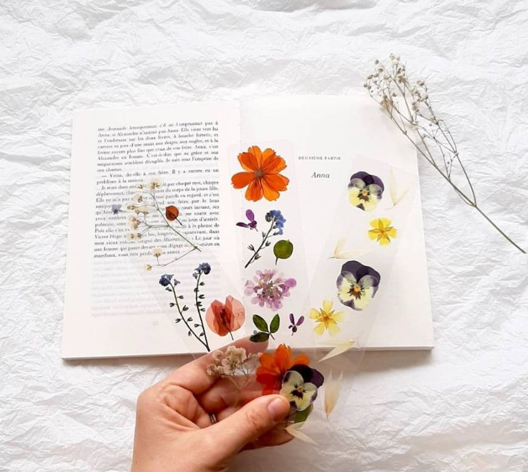 Product Pressed Flowers Bookmark