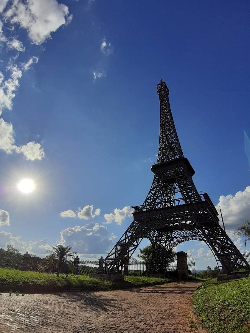 Place Torre Eiffel | Umuarama-PR, Brasil