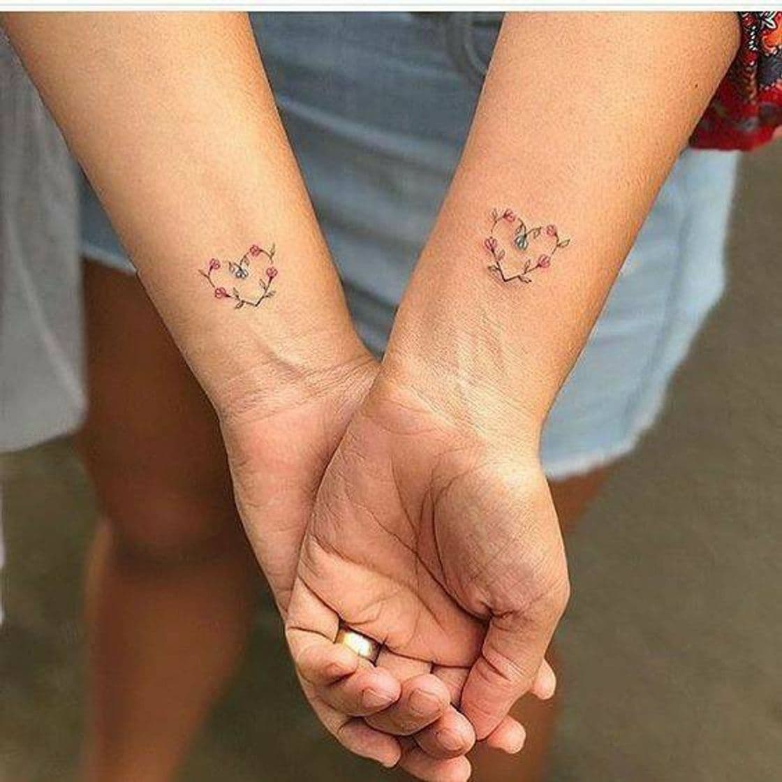 Moda Tattoo de coração para dupla 