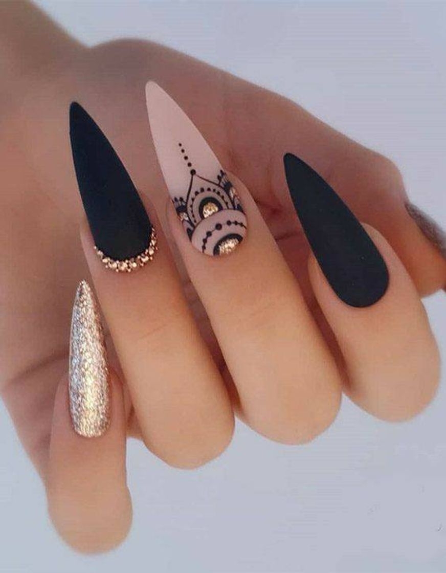 Moda Classical ideas of manicure style