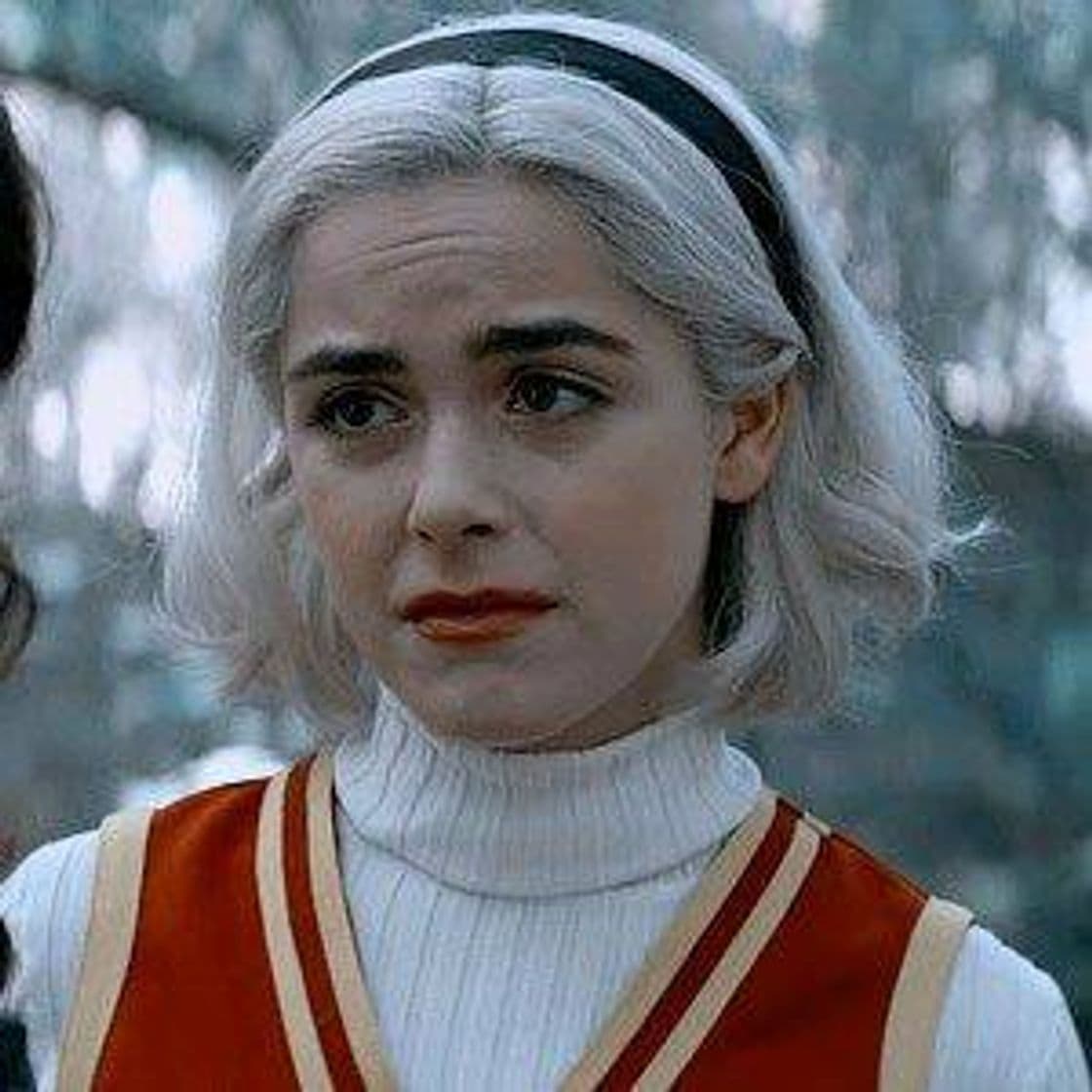 Fashion Sabrina Spellman (O mundo sombrio de Sabrina)