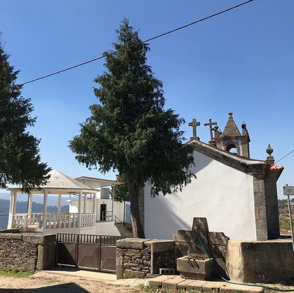 Place Igreja de Sto Irício