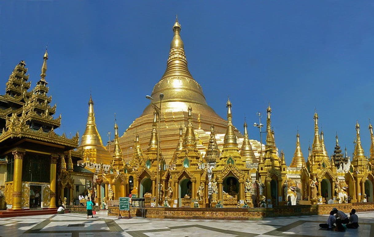 Place Shwedagon Pagoda