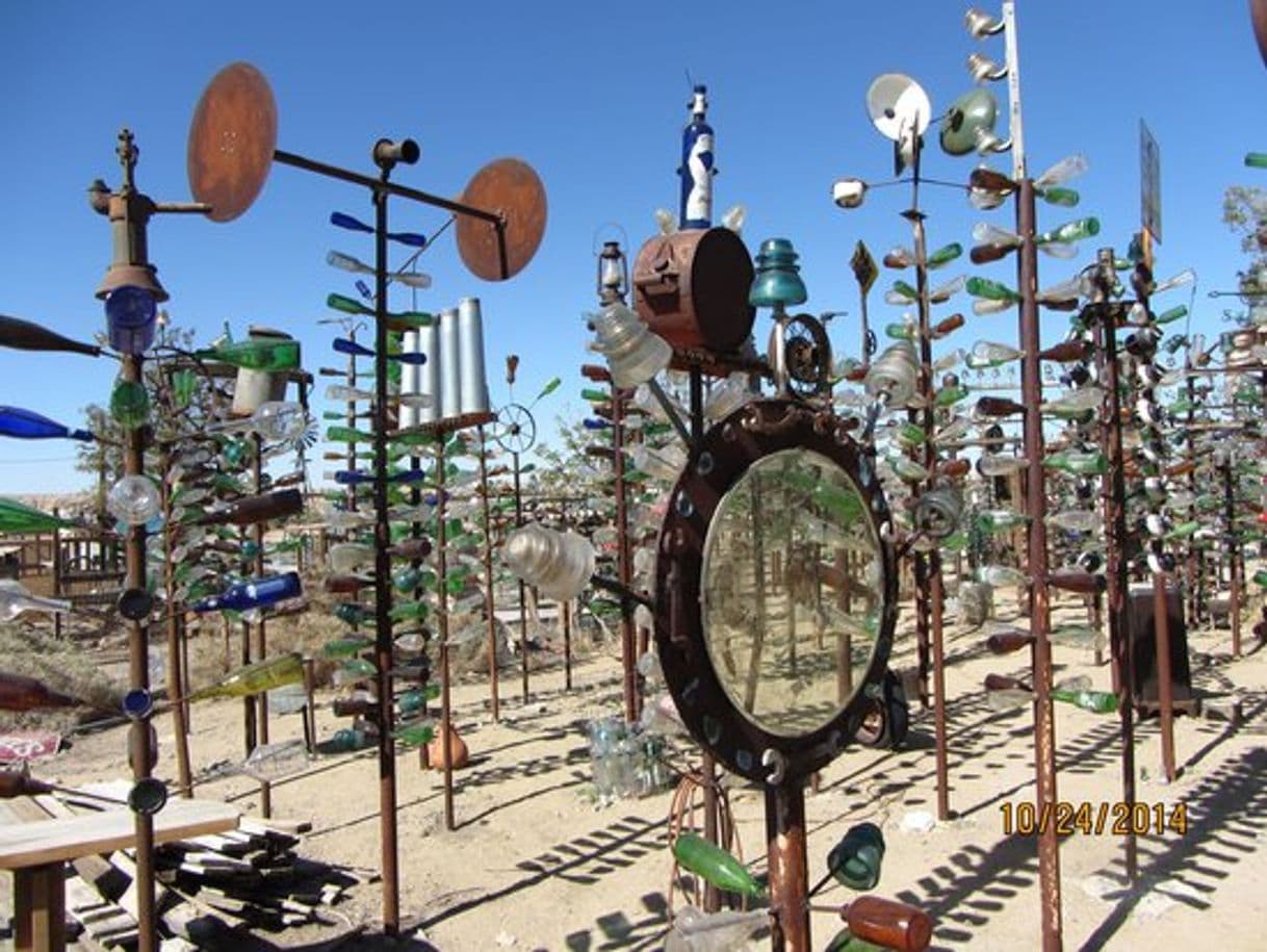 Place Elmer's Bottle Tree Ranch