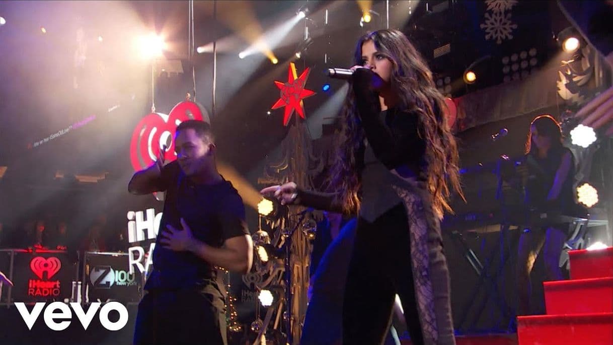 Fashion Selena Gomez - Hands To Myself (Live from Jingle Ball 2015)