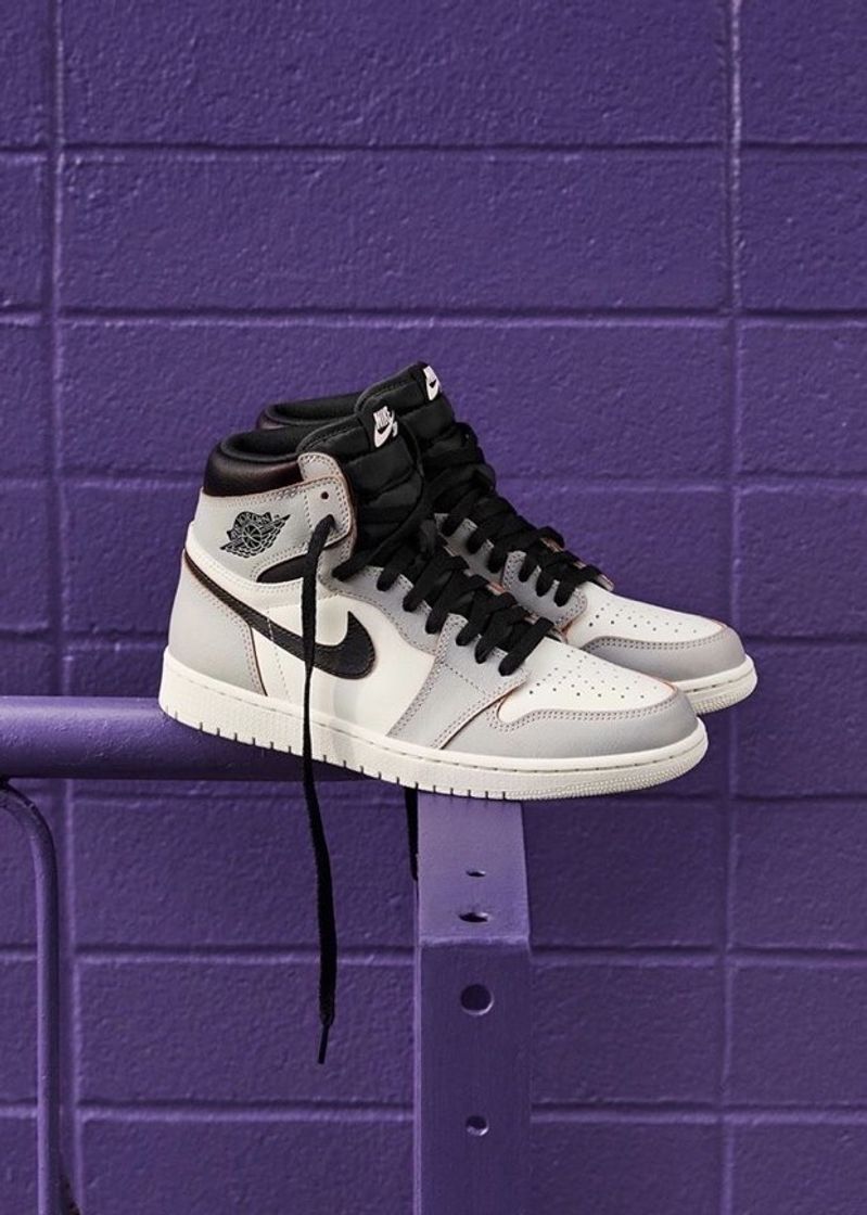 Moda Air Jordan 1 Mid GS "Light Smoke Grey" – Kick Game