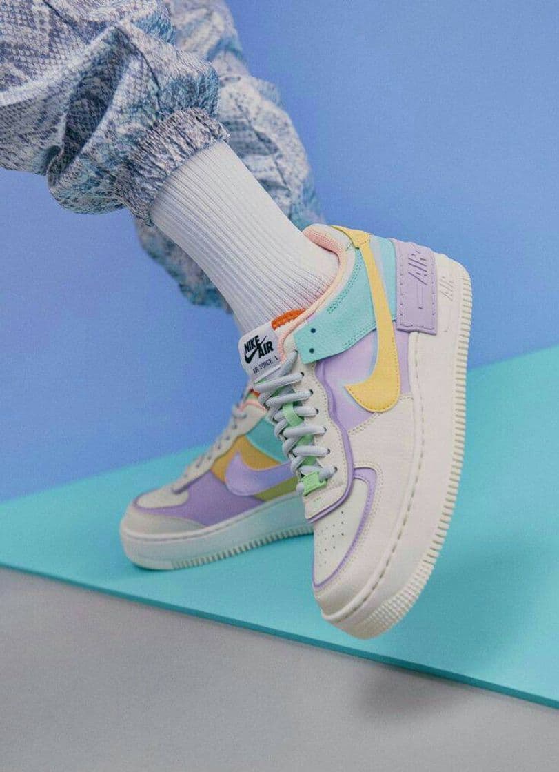 Moda Tênis Nike Air colorido ✨