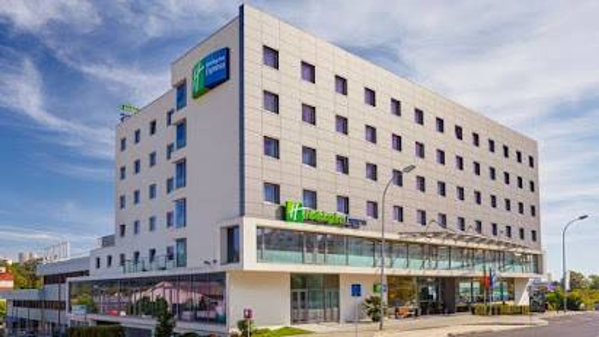 Lugar Holiday Inn Express Lisbon - Alfragide